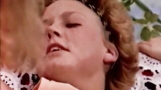 Hårede danske lesbiske Sheila og juni i strømper