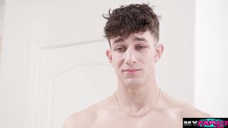 Letting my handsome stepcousin bang my wet pussy