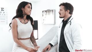 Doctor fucking big tits married patient